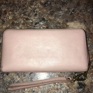 Light pink leather Fossil wristlet